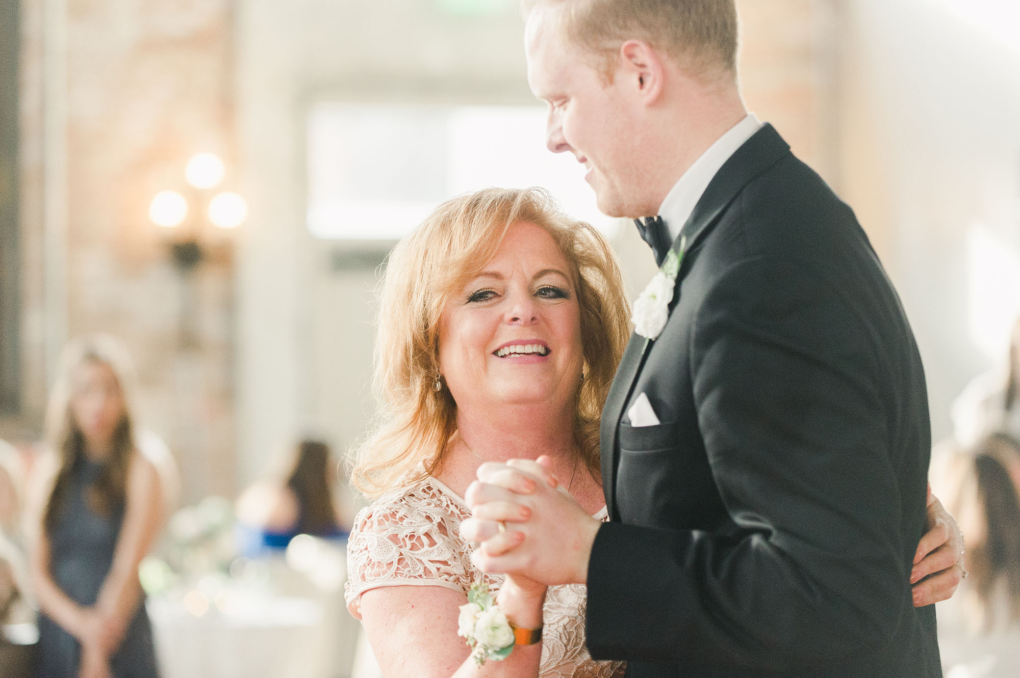 Groom and mother's dance